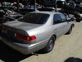 2000 TOYOTA CAMRY LE GOLD 2.2L AT Z16264